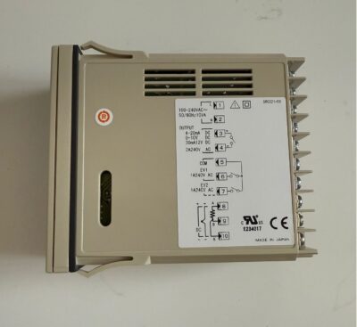 Shimaden SR4‑8Y‑1C_A00 – Regulator PID digital