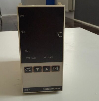 Shimaden SR4‑8Y‑1C_A00 – Regulator PID digital